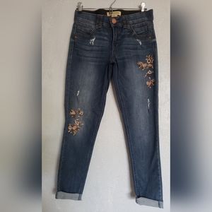 Democracy "Ab" technology embroidered denim blue jeans great condition Size 4